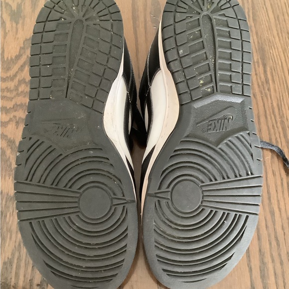 MINT NIKE DUNK LOW PANDA WOMENS SIZE 9 BLACK & WHITE  DD1503-101 - Picture 6 of 7